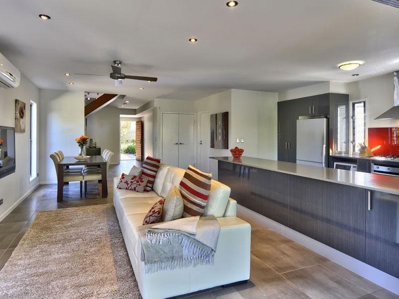 67 Strickland Terrace, Graceville QLD 4075