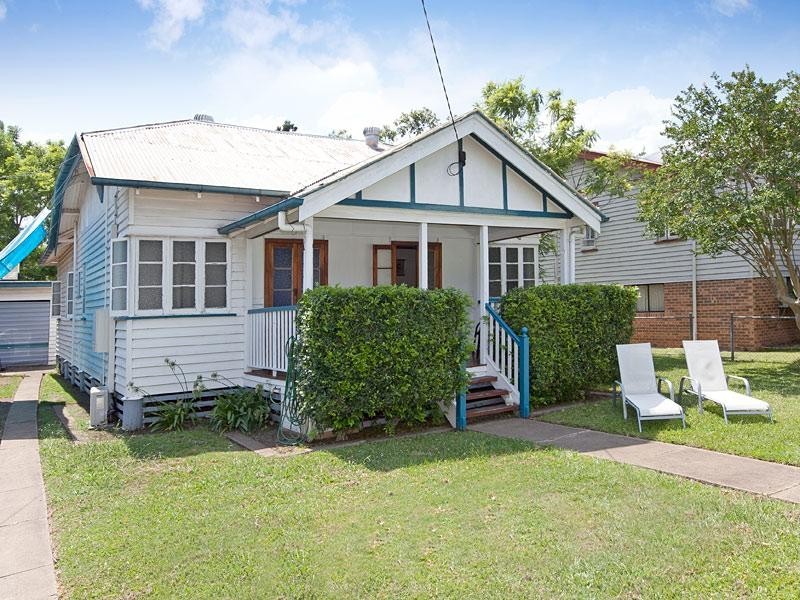 19 Fraser Street, Graceville QLD 4075