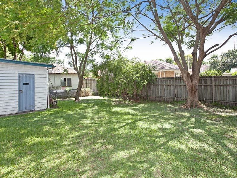 19 Fraser Street, Graceville QLD 4075