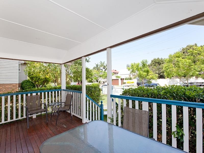 19 Fraser Street, Graceville QLD 4075