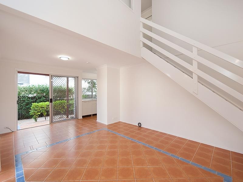 2/704 Oxley Road, Corinda QLD 4075