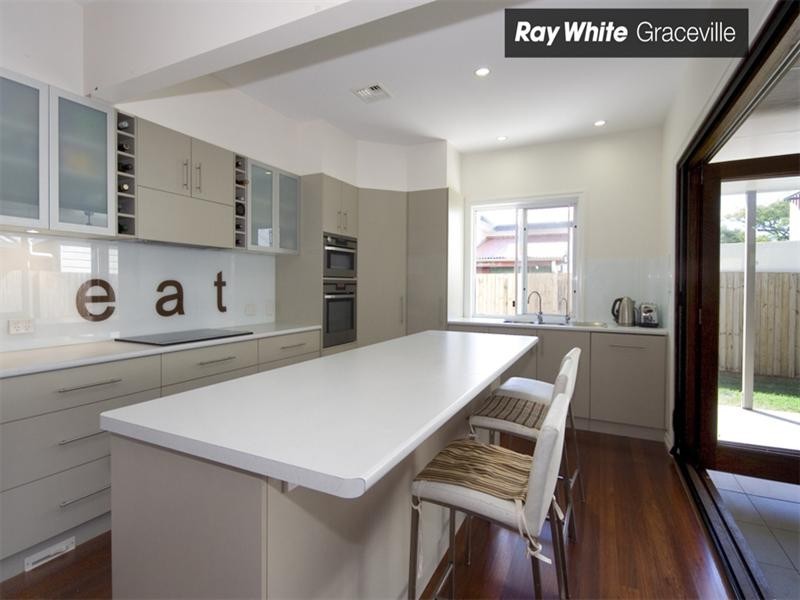 6 Turner Street, Corinda QLD 4075