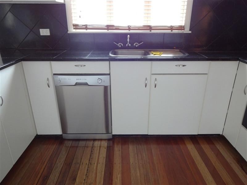 695 Oxley Road, Corinda QLD 4075