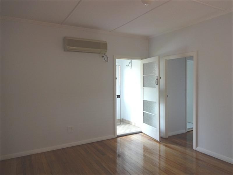 695 Oxley Road, Corinda QLD 4075