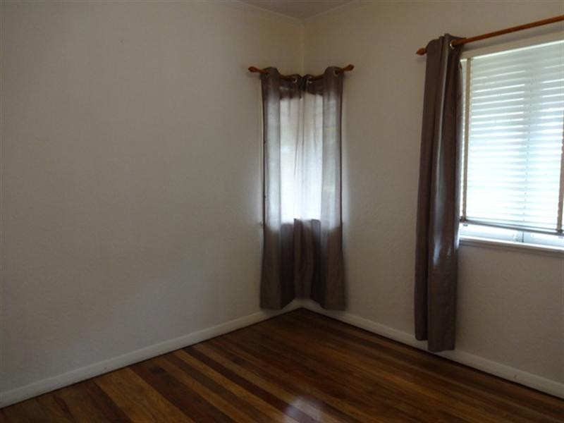 695 Oxley Road, Corinda QLD 4075