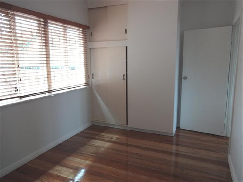 695 Oxley Road, Corinda QLD 4075