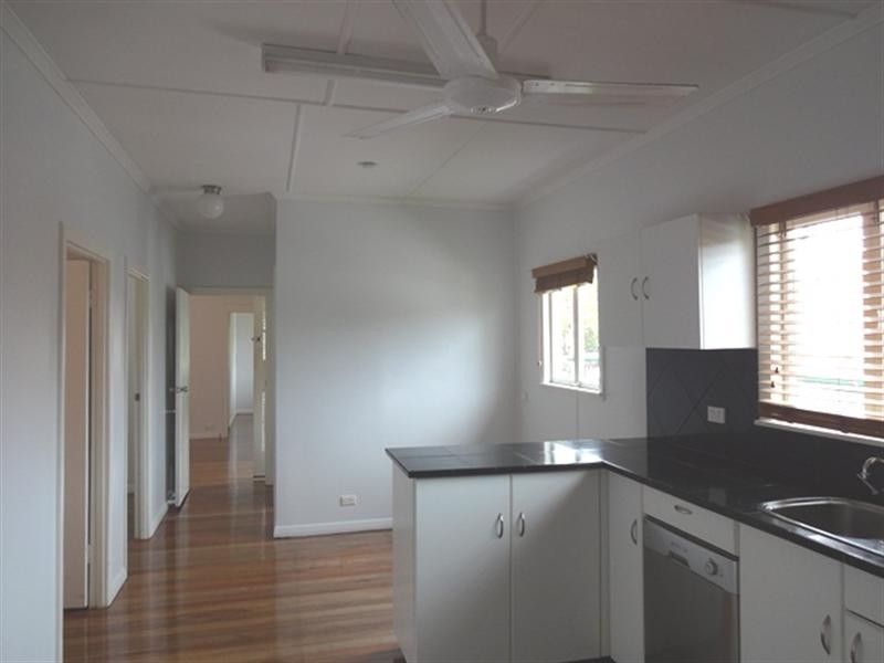 695 Oxley Road, Corinda QLD 4075