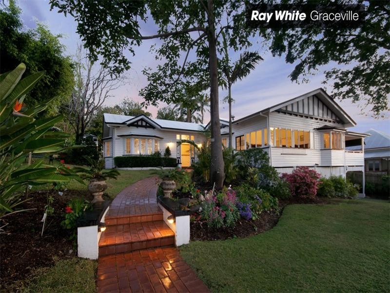 16 Hamilton Street, Sherwood QLD 4075
