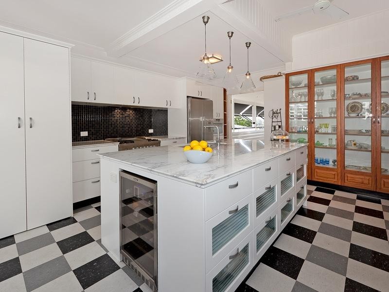 16 Hamilton Street, Sherwood QLD 4075