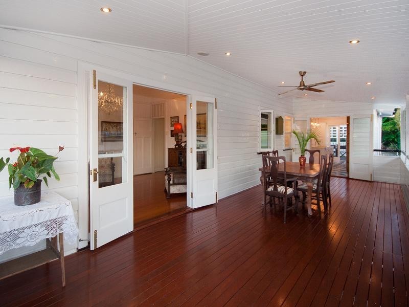 16 Hamilton Street, Sherwood QLD 4075
