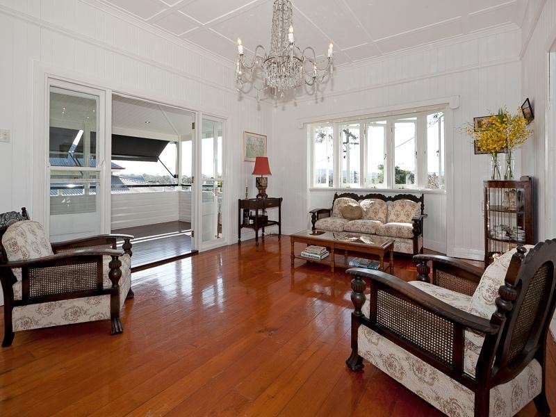 16 Hamilton Street, Sherwood QLD 4075