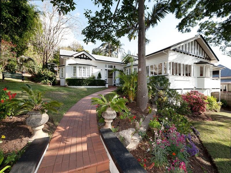 16 Hamilton Street, Sherwood QLD 4075