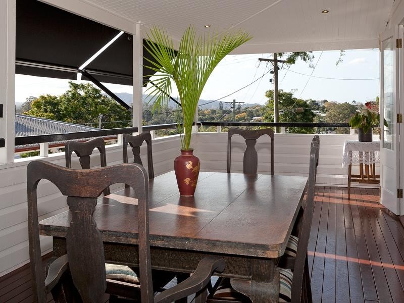 16 Hamilton Street, Sherwood QLD 4075