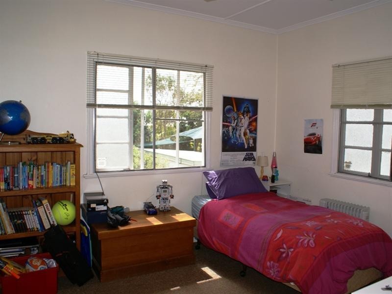 36 Acacia Avenue, Graceville QLD 4075