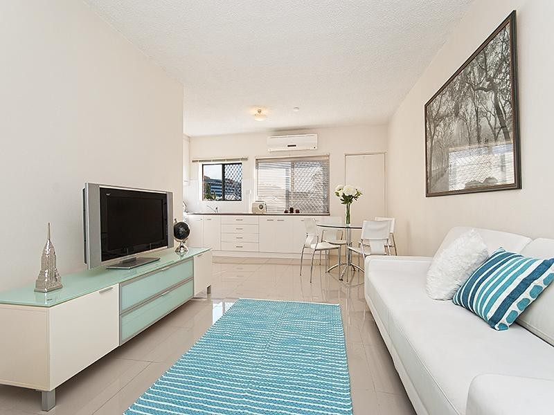 1/11 Carl Street, Woolloongabba QLD 4102