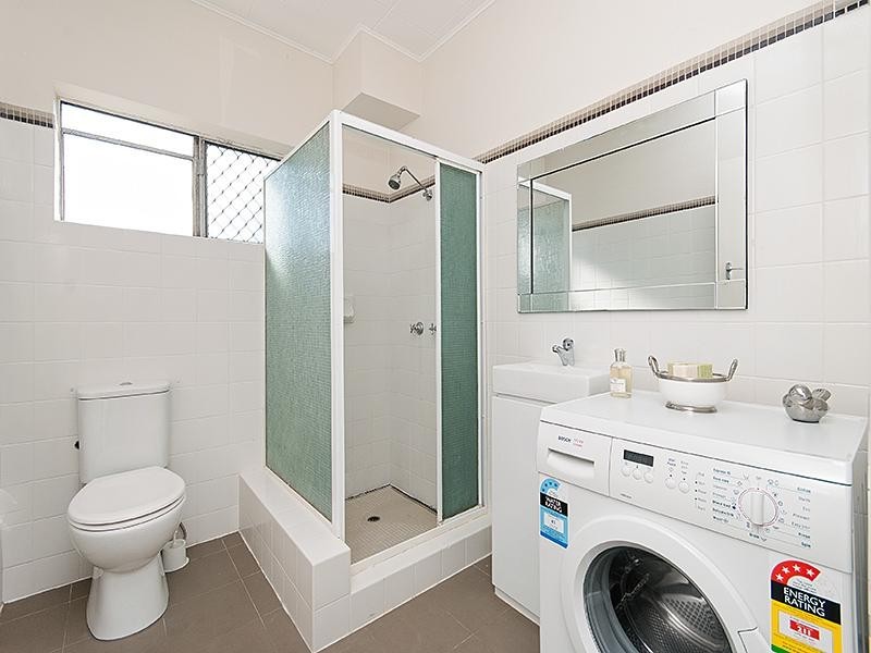 1/11 Carl Street, Woolloongabba QLD 4102