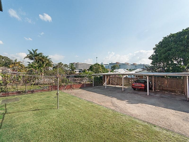 1/11 Carl Street, Woolloongabba QLD 4102