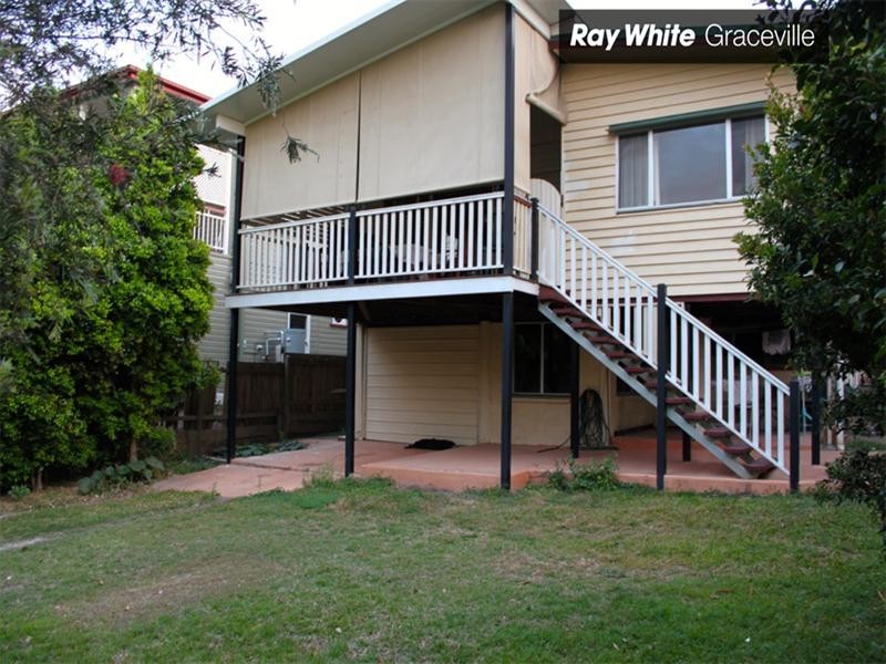 82 White Street, Graceville QLD 4075