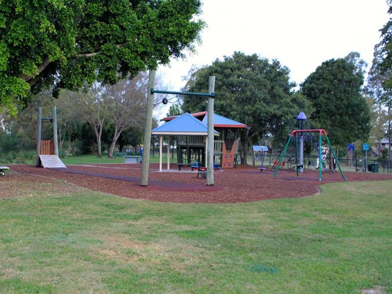 82 White Street, Graceville QLD 4075