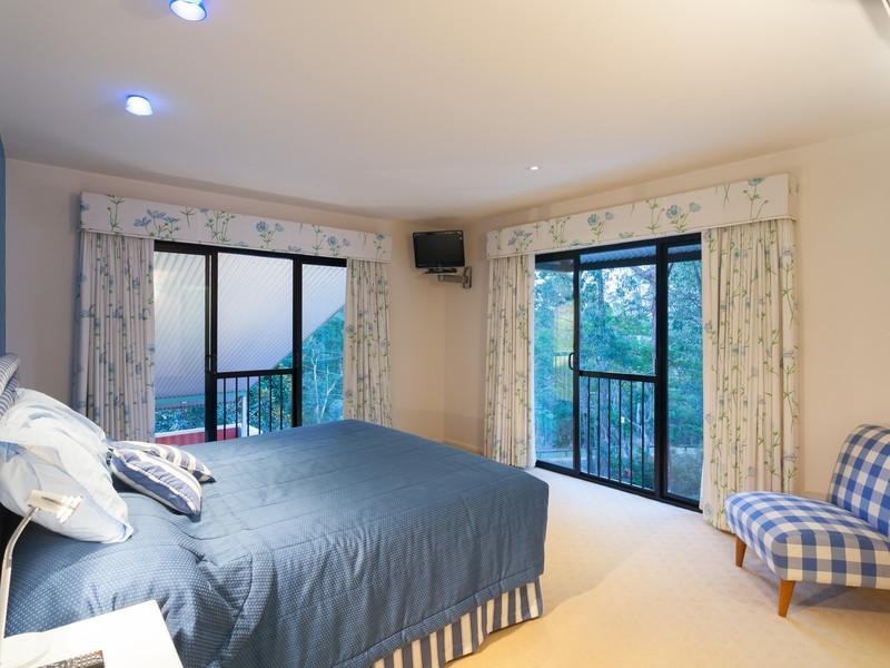 38 Twelfth Avenue, St Lucia QLD 4067