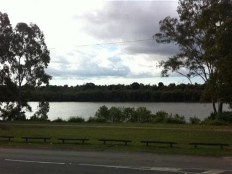 83 Nadine Street, Graceville QLD 4075