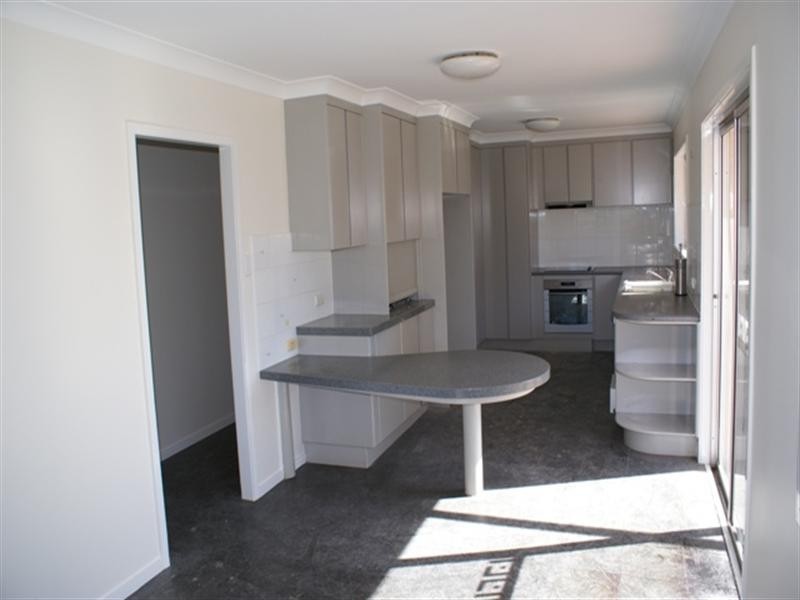 83 Nadine Street, Graceville QLD 4075