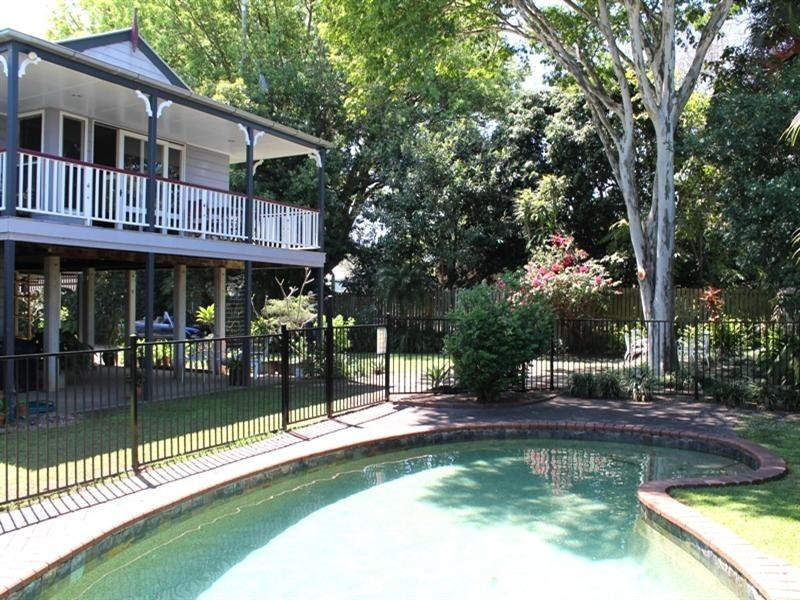 8 Oman Street, Sherwood QLD 4075