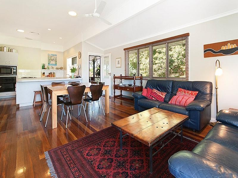 8 Oman Street, Sherwood QLD 4075