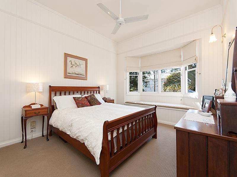 8 Oman Street, Sherwood QLD 4075