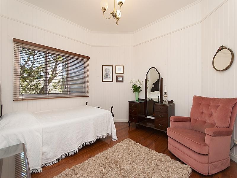 8 Oman Street, Sherwood QLD 4075