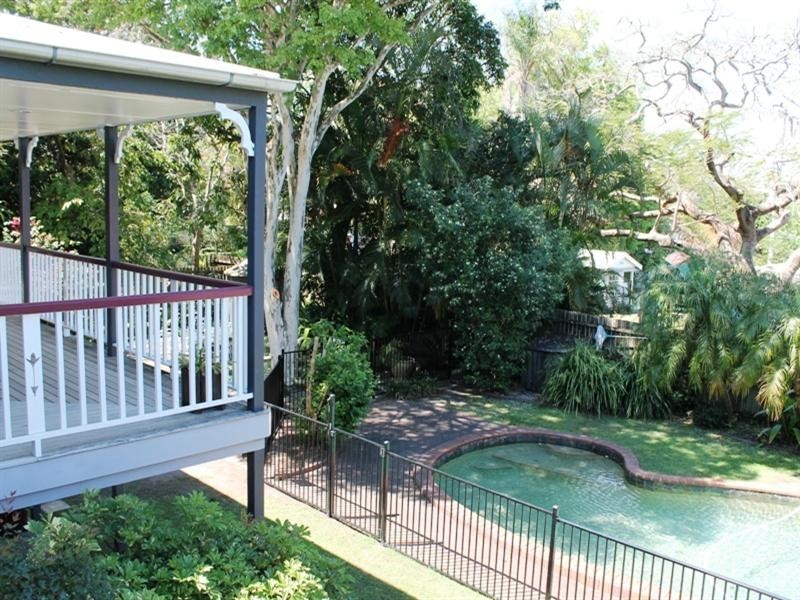 8 Oman Street, Sherwood QLD 4075