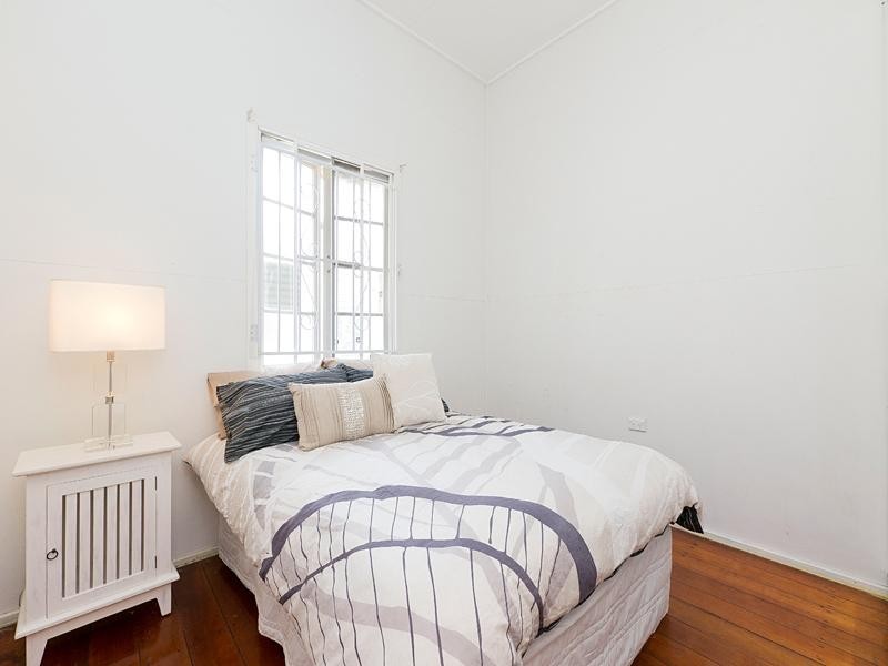 10 Mortlake Road, Graceville QLD 4075