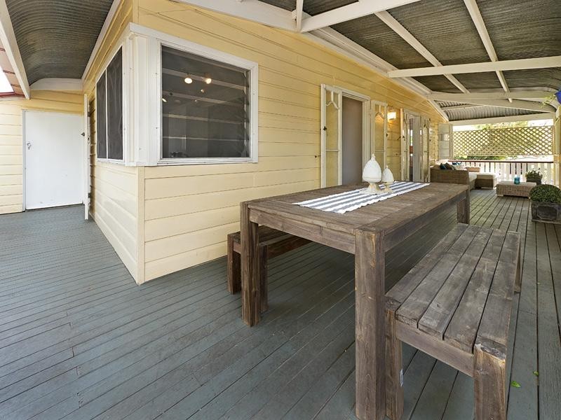 10 Mortlake Road, Graceville QLD 4075