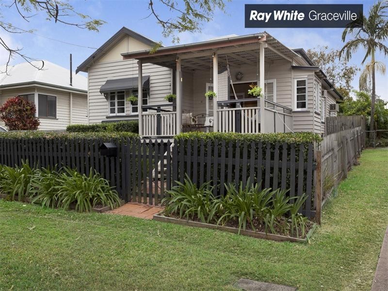 45 Lancelot Street, Tennyson QLD 4105