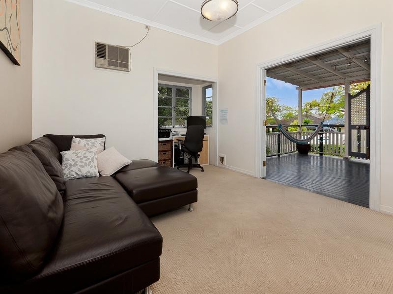 45 Lancelot Street, Tennyson QLD 4105