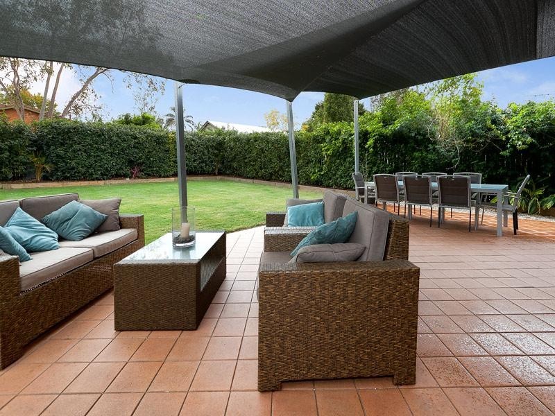 45 Lancelot Street, Tennyson QLD 4105