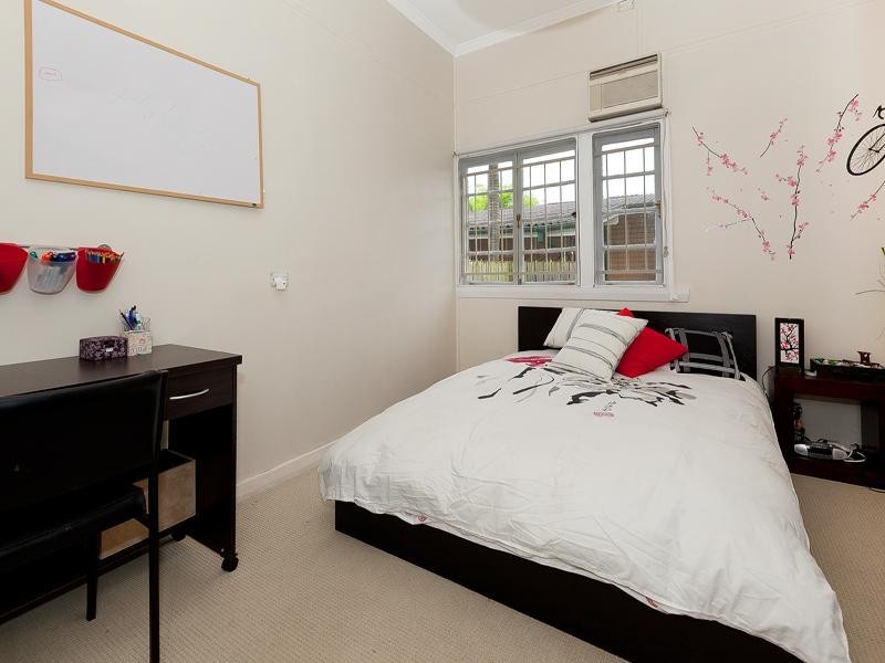 45 Lancelot Street, Tennyson QLD 4105