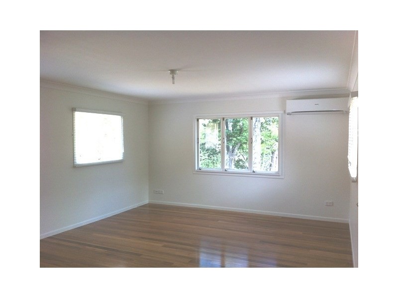 45 Vivian Street, Tennyson QLD 4105