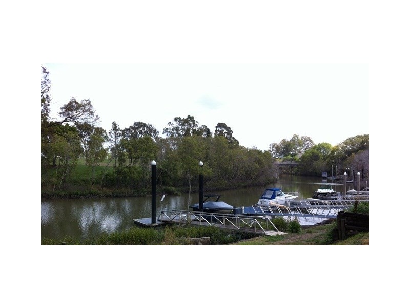 45 Vivian Street, Tennyson QLD 4105