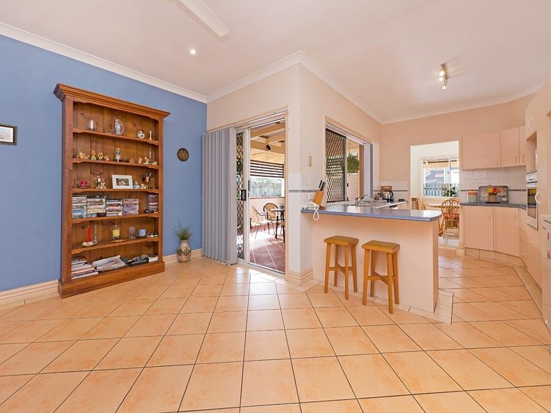 17 Blackwood Street, Sherwood QLD 4075