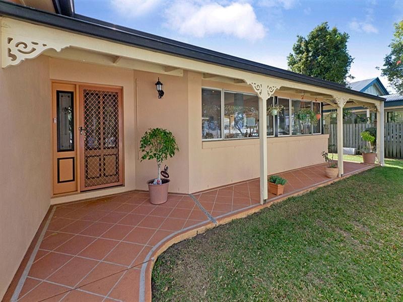 17 Blackwood Street, Sherwood QLD 4075