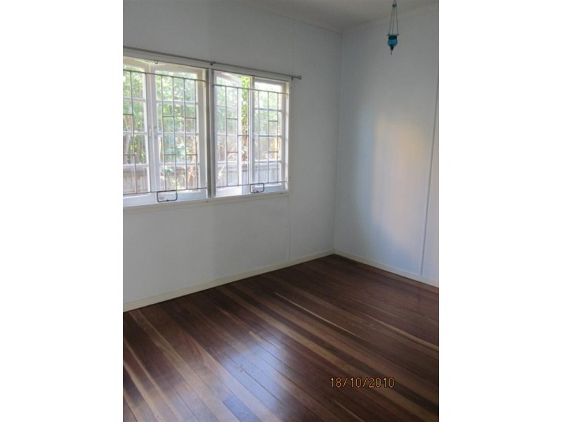 6 Magazine Street, Sherwood QLD 4075