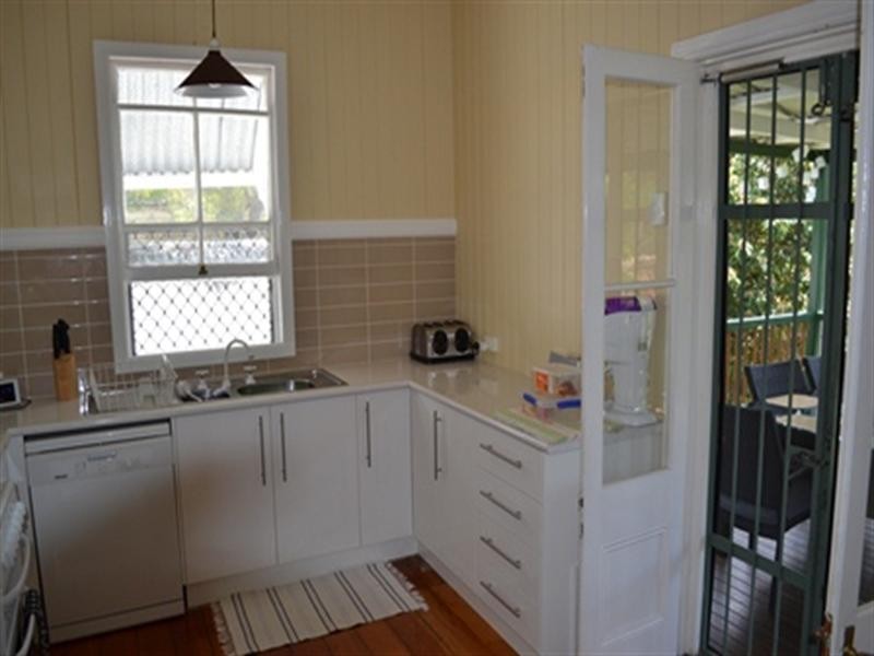 9 Cormack Street, Sherwood QLD 4075