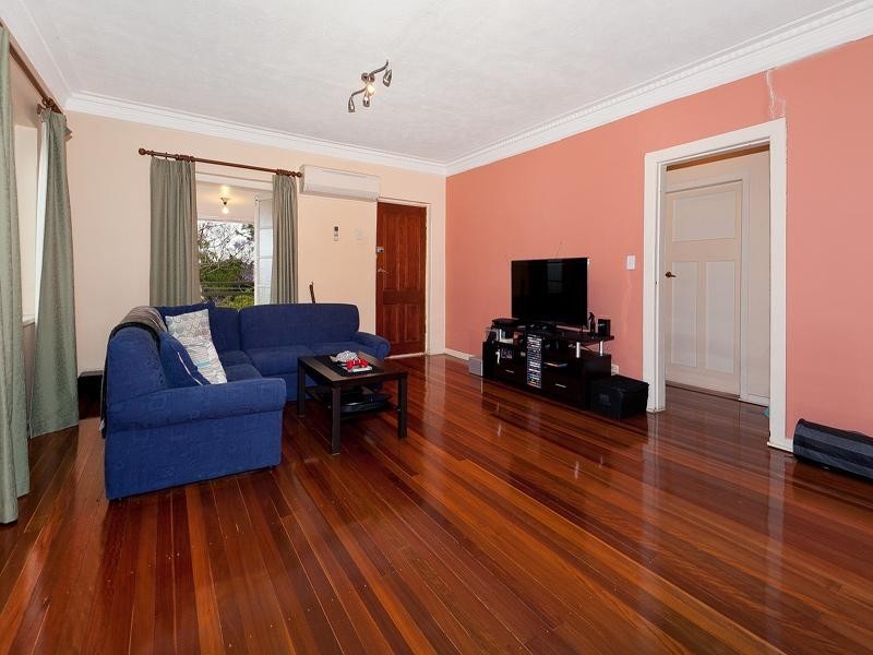 14 Blackheath Road, Oxley QLD 4075