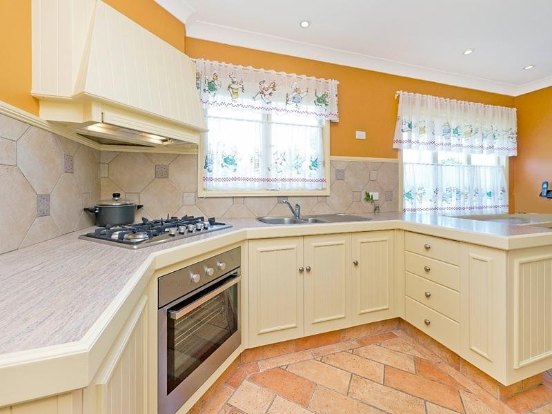 1184 Oxley Road, Oxley QLD 4075