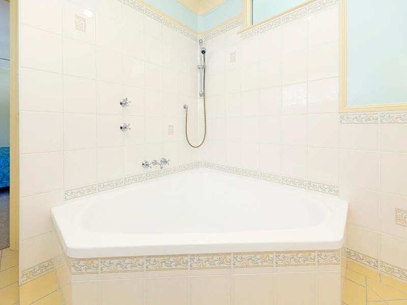 1184 Oxley Road, Oxley QLD 4075