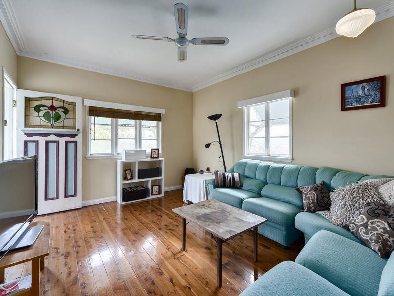 246 Verney Road East, Graceville QLD 4075