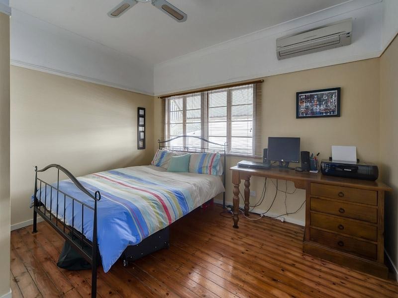 246 Verney Road East, Graceville QLD 4075