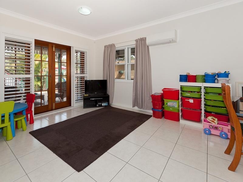 142 Central Avenue, Sherwood QLD 4075