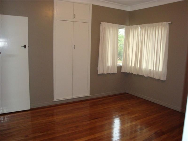 33 Sheffield Street, Oxley QLD 4075